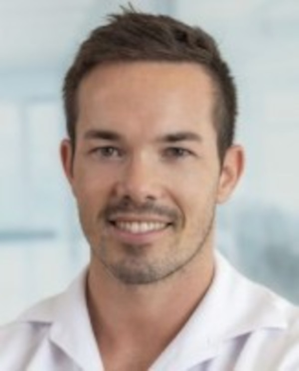 Dr. med.<br>Robert Breuer