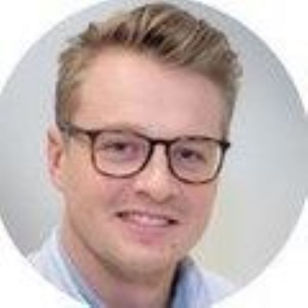 Dr. med.<br>Hannes Degenhardt