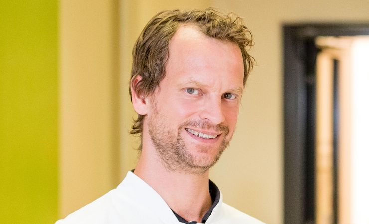 Priv.-Doz. Dr. med.<br>Jörg Dickschas