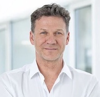 Professor<br>Michael Dienst, M.D.