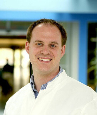 Dr. med.<br>Andreas Gather, MBA