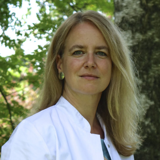 <br>Lucia Gerstl, M.D.