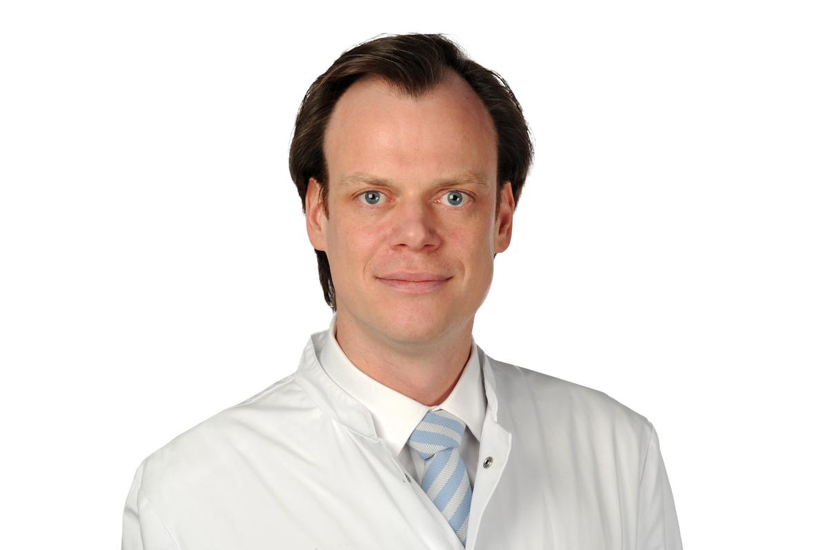 Priv.-Doz. Dr. med.<br>Tobias Helfen