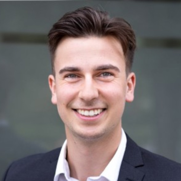 <br>Christoph Hellmund