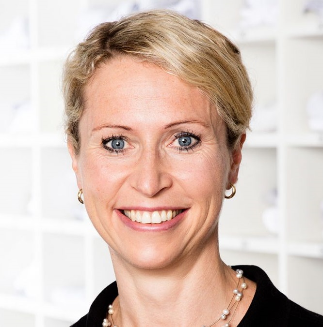 Professor<br>Anja Hirschmüller, M.D. 