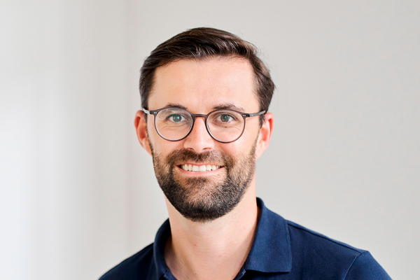 Dr. med.<br>Dominik John