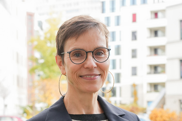 Dr.<br>Dörthe Lison