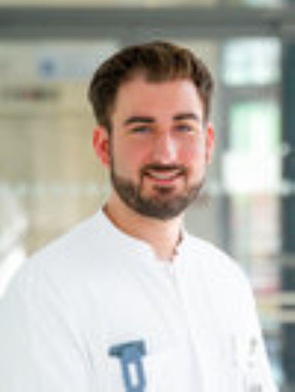 Dr. med.<br>Moritz Mayr