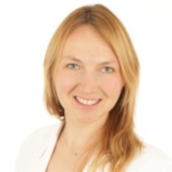 Dr. med.<br>Elena Neunteufel