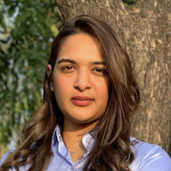 <br>Pravishi Pingle, M.D.