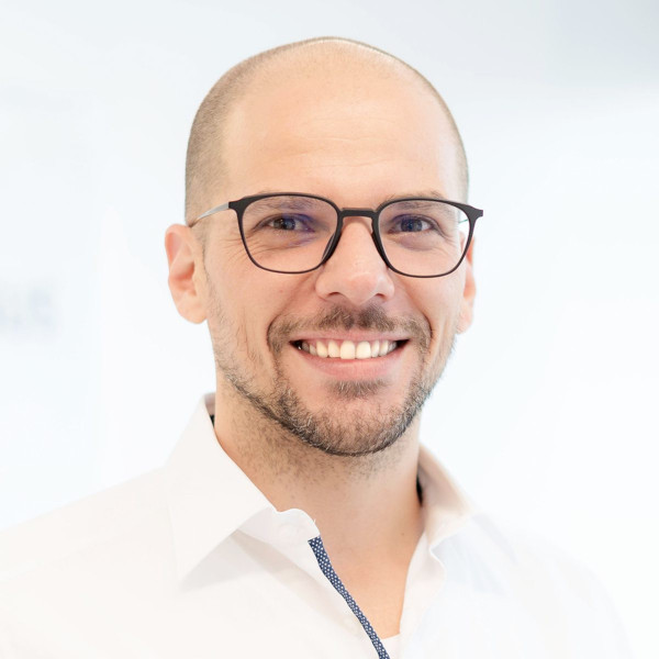 Dr. med.<br>Alberto Schek