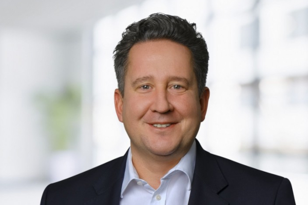 Dr.<br>Jens Schick