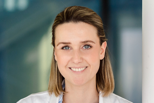 Dr. med.<br>Sandra Stenicka