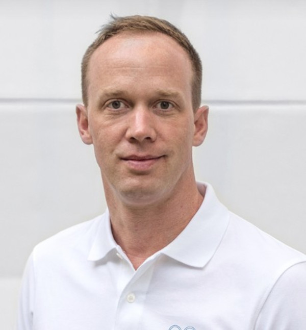 Dr. med.<br>Thomas Stoffels