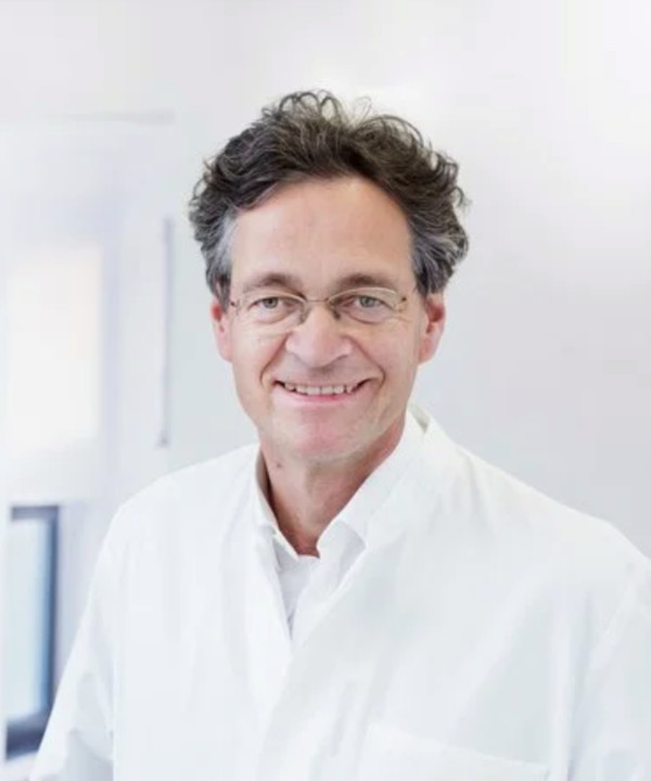 Prof. Dr. med.<br>Markus Uhl, M.A.